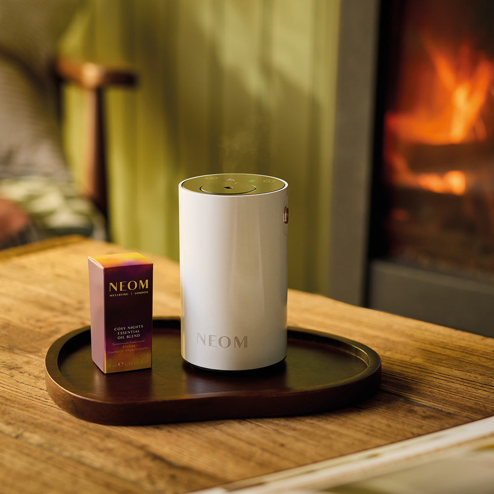 NEOM Cosy Nights Essential Oil Blend and White Pod Mini+